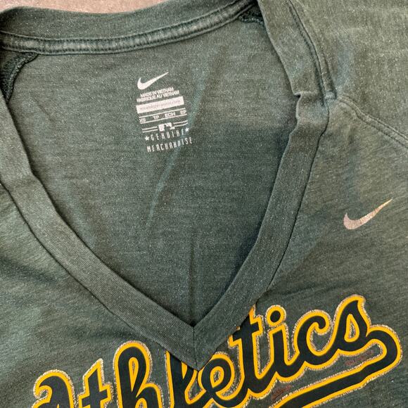 Vintage Y2K Oakland Athletic's A's Green Nike V Neck Baseball MLB Tee XS - Picture 3 of 5